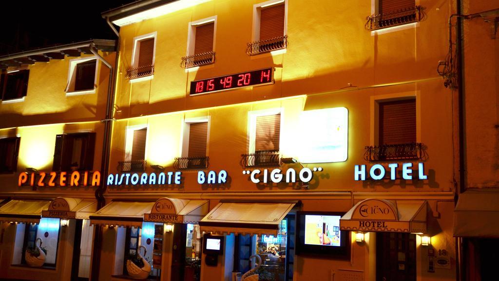 Hotel Ristorante Cigno - Camere And Aparthotel Latisana Exteriér fotografie
