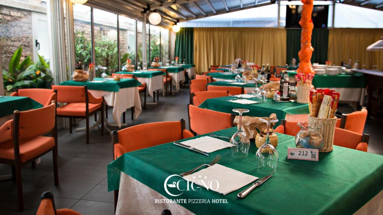 Hotel Ristorante Cigno - Camere And Aparthotel Latisana Exteriér fotografie